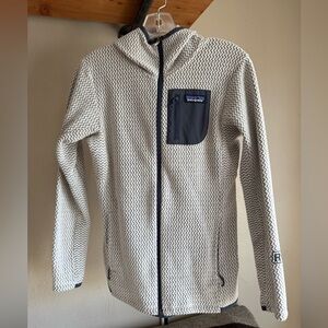Patagonia R1 Air Hoody Size Small